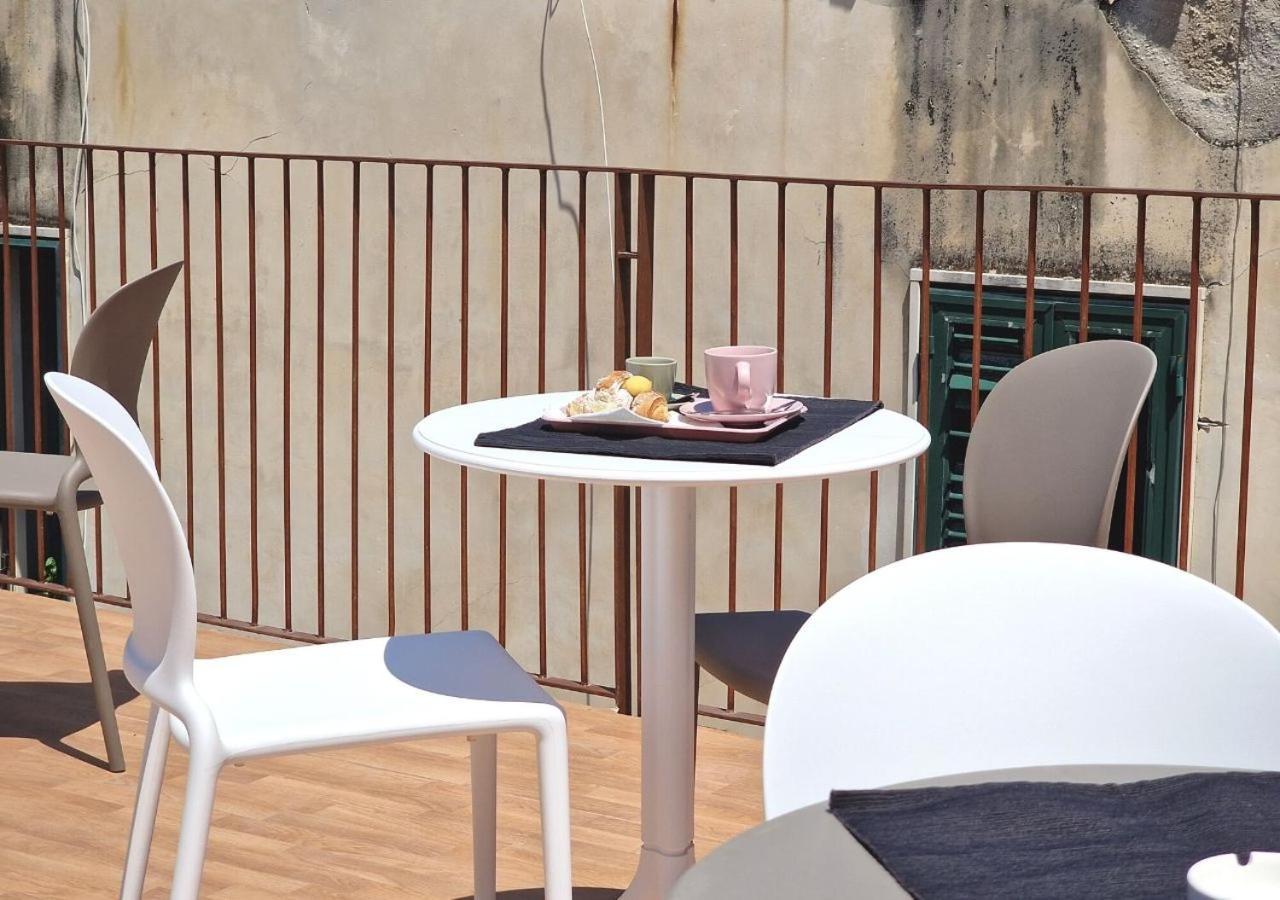 فيستَ B&B Tra Le Vie Del Borgo المظهر الخارجي الصورة