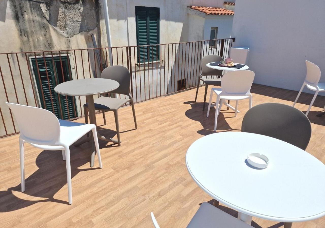 فيستَ B&B Tra Le Vie Del Borgo المظهر الخارجي الصورة